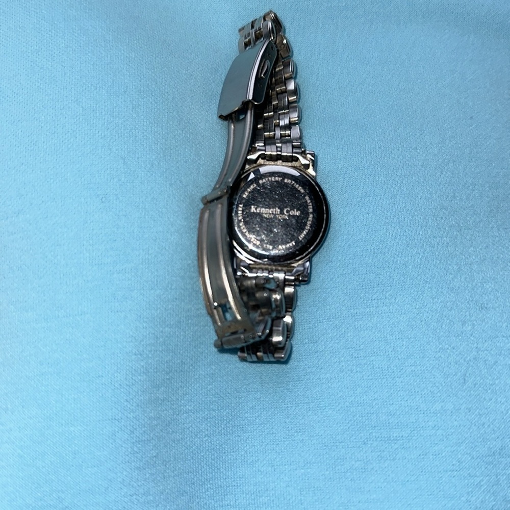 Kenneth Cole watch - Picture 4 of 6
